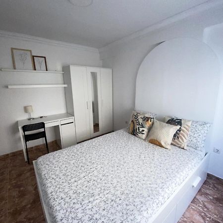 Apartamento Deborah Apartment Malaga Luaran gambar